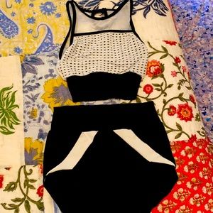 Bluewater Child M top and booty shorts